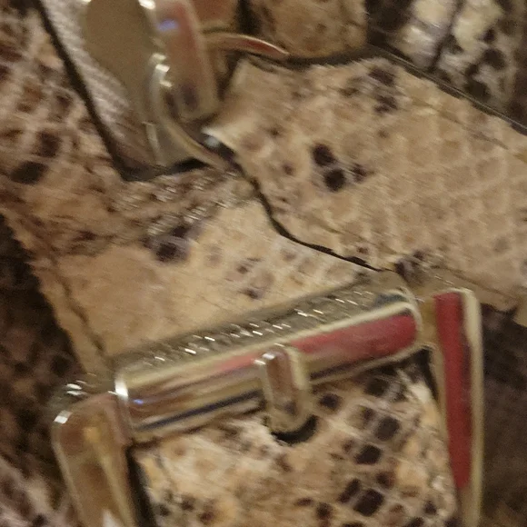 Michael Kors Heidi  Snakeskin Purse 👜 Used once !!! New condition! - Picture 3 of 7